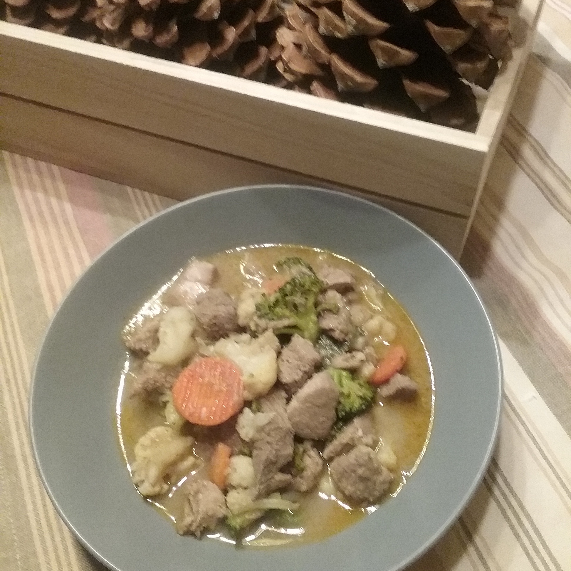 Estofado de cerdo con verduras