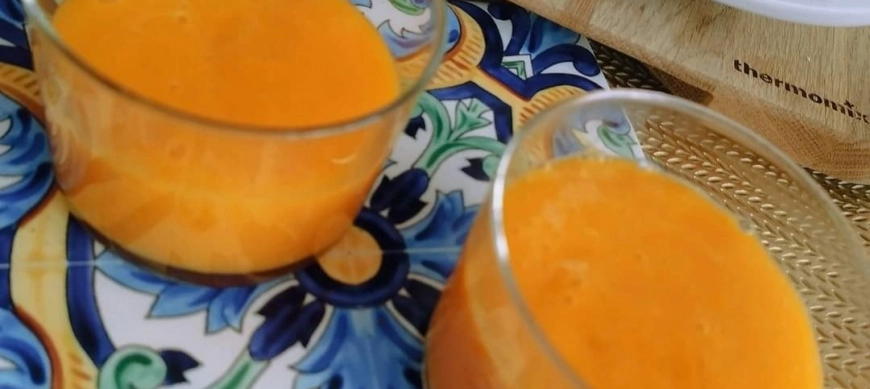 SMOOOTHIE DE ZANAHORIA, NARANJA Y MANGO
