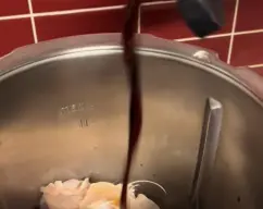 Step <p>Echar 40g de salsa de soja</p> illustration