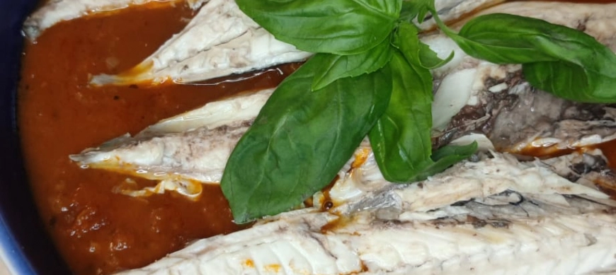 "¡Prepara en minutos un sabor mediterráneo! Descubre la receta de tomate frito con caballa en Thermomix"