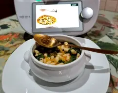 Step <p>Ponga en el vaso el ajo y el aceite. Pique 3 seg/vel 7 y sofría 5 min/120°C/vel 1.</p> illustration