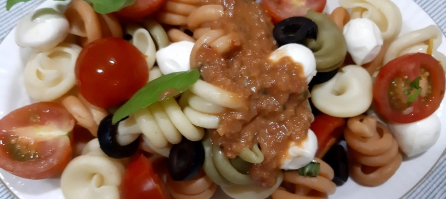 Ensalada de pasta caprese CON THERMOMIX