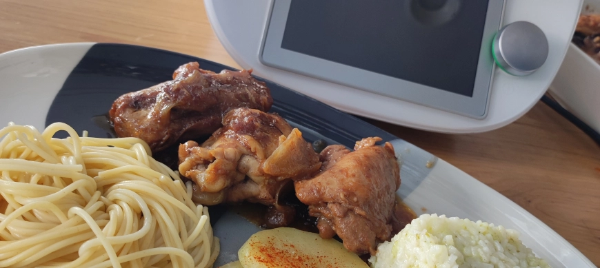 Pollo en salsa catalana