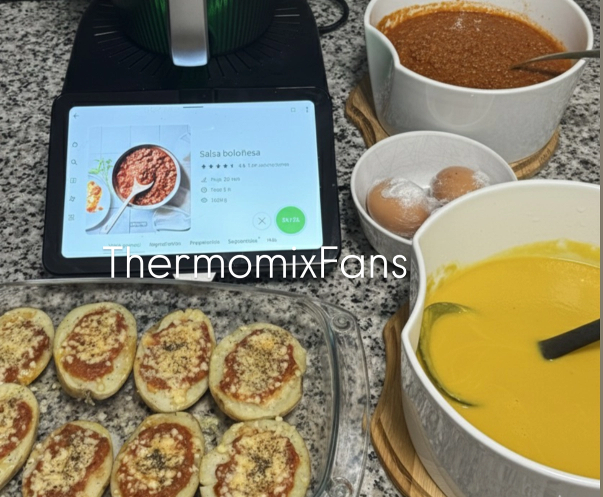 Súper menú Thermomix: Boloñesa, patatas de pizza y crema de verduras