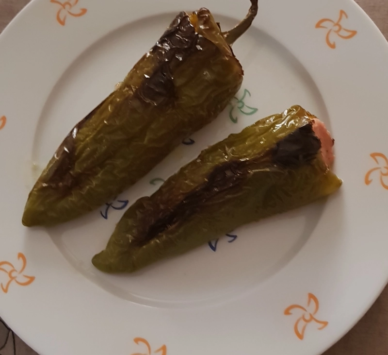 Pimientos rellenos de carne al horno.