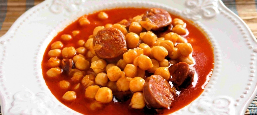 Garbanzos con su Pringá by Patricia Ledesma