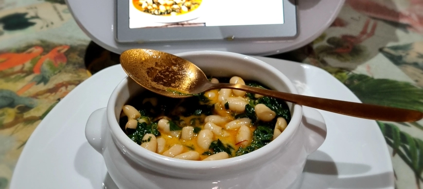 JUDIAS BLANCAS CON EPINACAS AL AZAFRAN EN THERMOMIX