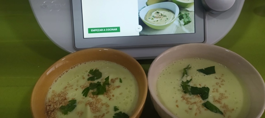 CREMA DE AGUACATE Y PEPINO CON THERMOMIX