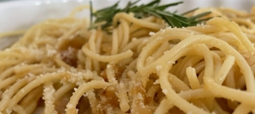 ESPAGUETTIS CON CEBOLLA CARAMELIZADA con THERMOMIX®