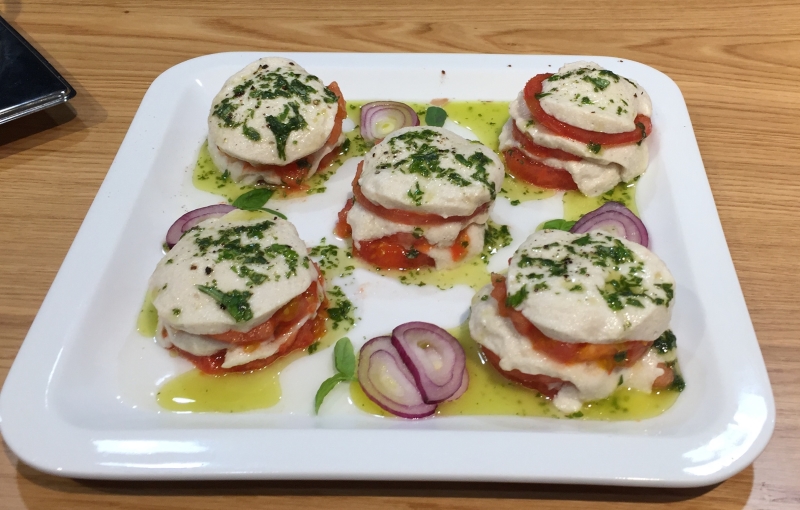 ENSALADA CAPRESE VEGANA CON Thermomix®