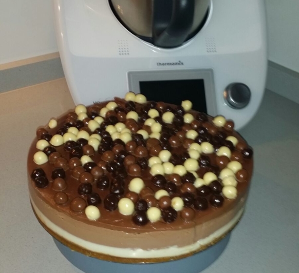 Tarta tres chocolates