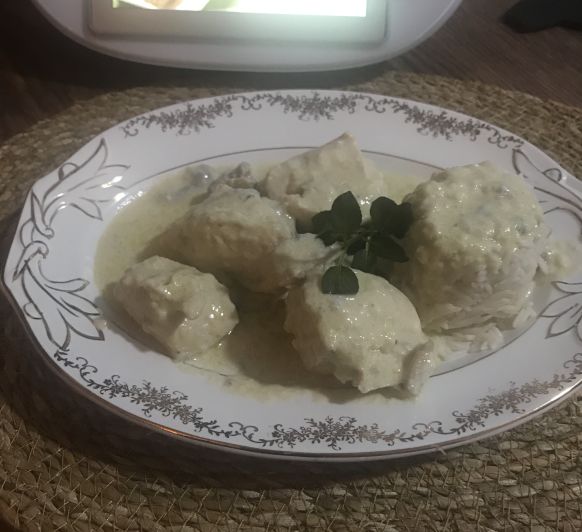 POLLO CON SALSA DE GORGONZOLA